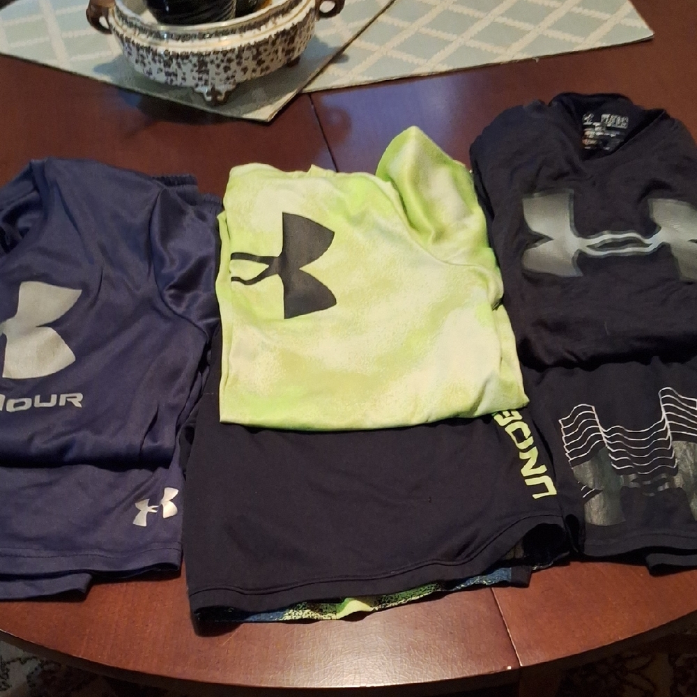 Under Armour Boys XL Kids' Navy, Neon, and Black.